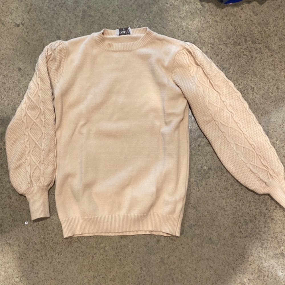Tan Boutique Sweater Size Medium